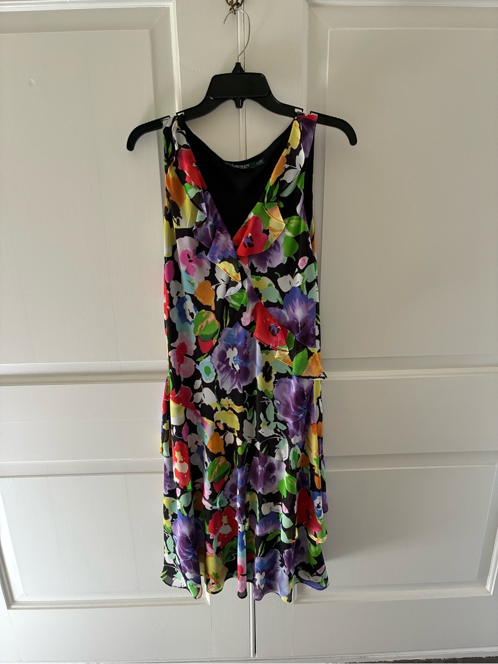 Lauren Ralph LaurenBlack Floral V-Neck Midi Dress Multicolor Blooms. Size 14.